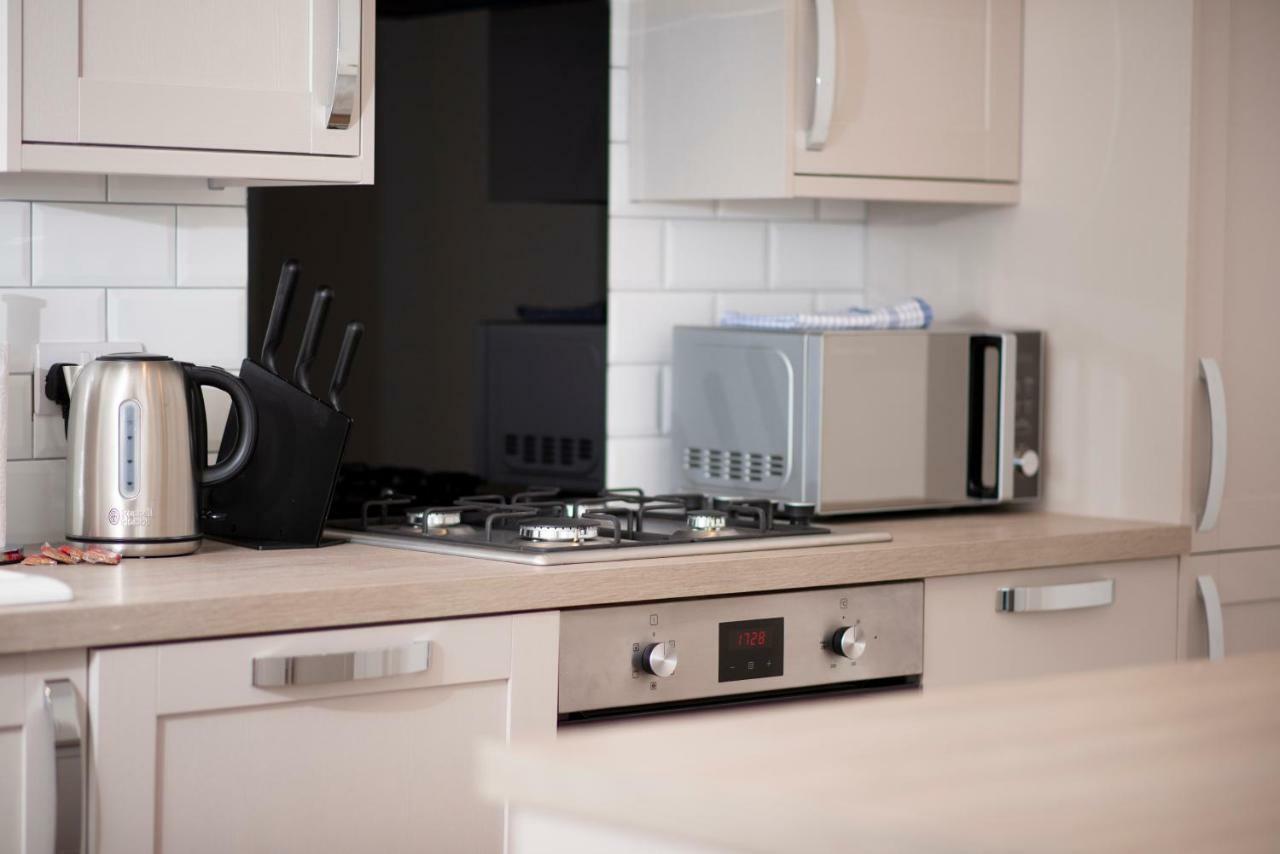 Flat A - Spacious Ground Floor, 1 Bedroom Apartment In Central Southsea, 포츠머스 외부 사진