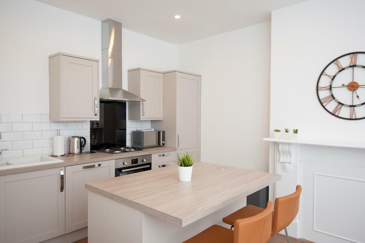 Flat A - Spacious Ground Floor, 1 Bedroom Apartment In Central Southsea, 포츠머스 외부 사진