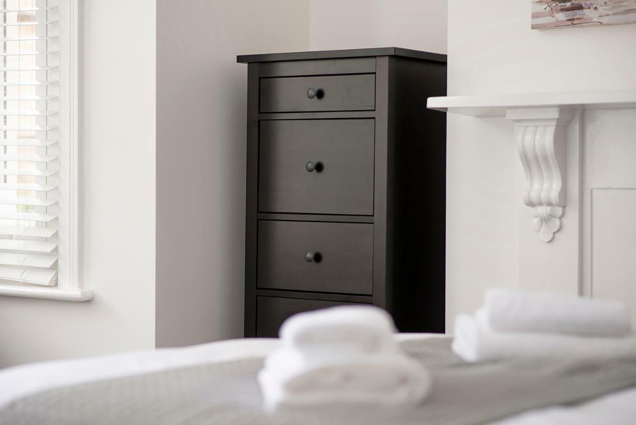 Flat A - Spacious Ground Floor, 1 Bedroom Apartment In Central Southsea, 포츠머스 외부 사진