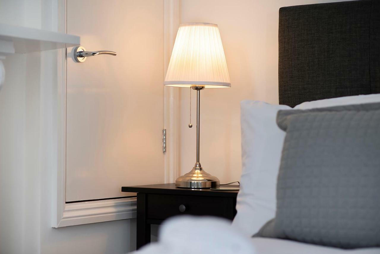 Flat A - Spacious Ground Floor, 1 Bedroom Apartment In Central Southsea, 포츠머스 외부 사진