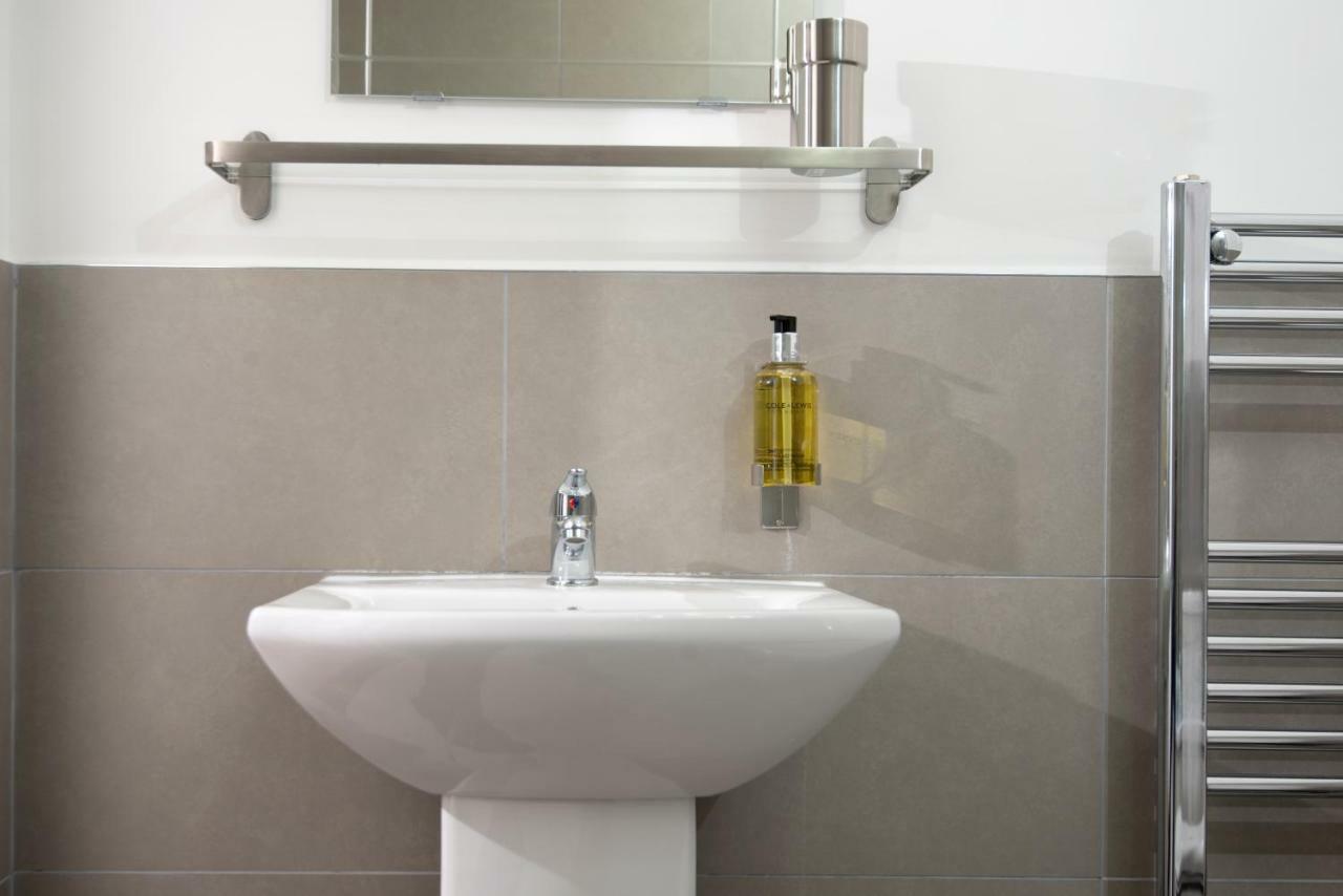 Flat A - Spacious Ground Floor, 1 Bedroom Apartment In Central Southsea, 포츠머스 외부 사진